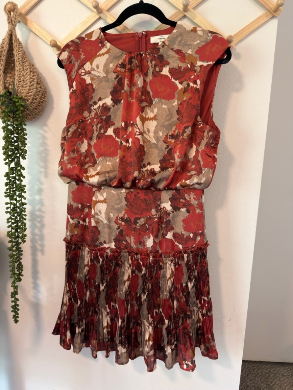 Entro Floral Pleated Mini Dress Medium Red Brown Tan